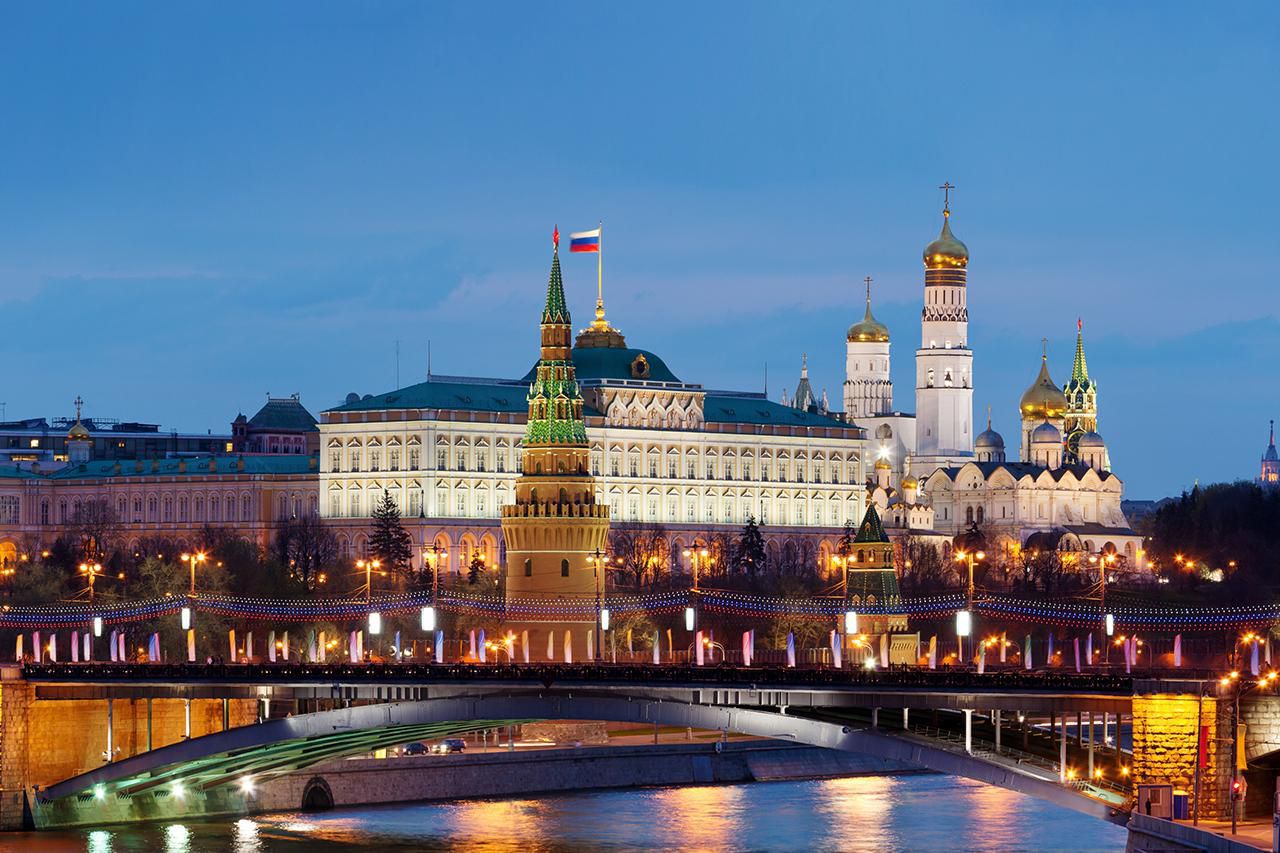 The Kremlin territory Armory chamber by car (return transfers)