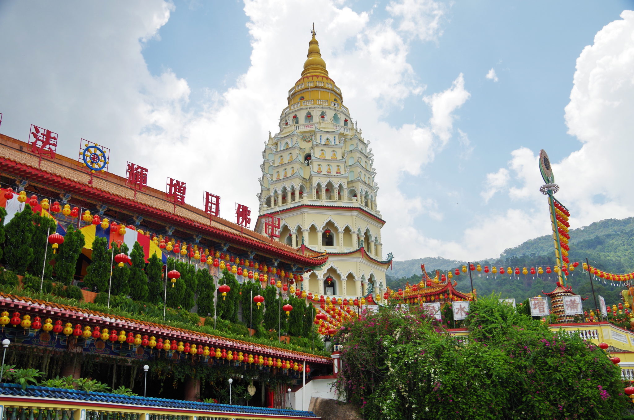 Half Day Tour Penang Hill with Kek Lok Si Temple (with funicular train - fast lane)