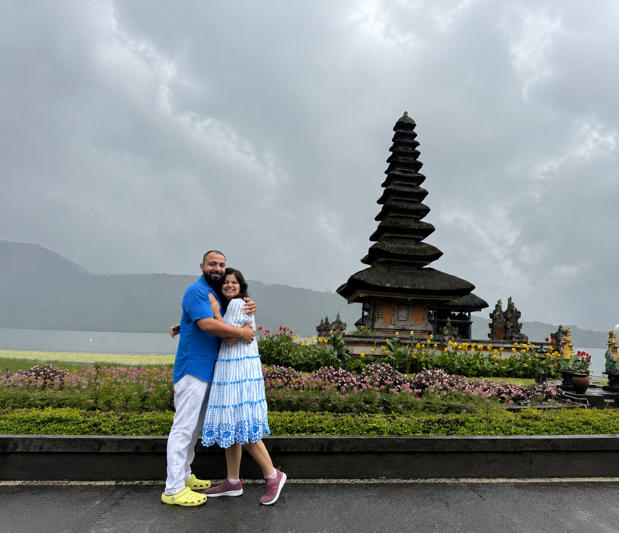 Scenic Day Tour: Ulun Danu Beratan Temple & Handara Gate