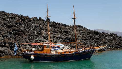 Afternoon Boat Trip to Volcano & Thirassia