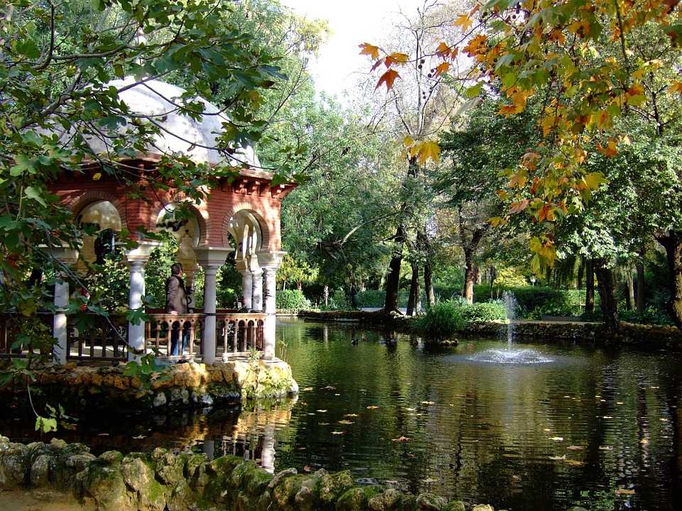 Visit Maria Luisa Park