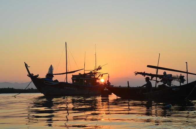 Sunset River Cruise and Basket Boat Rowing