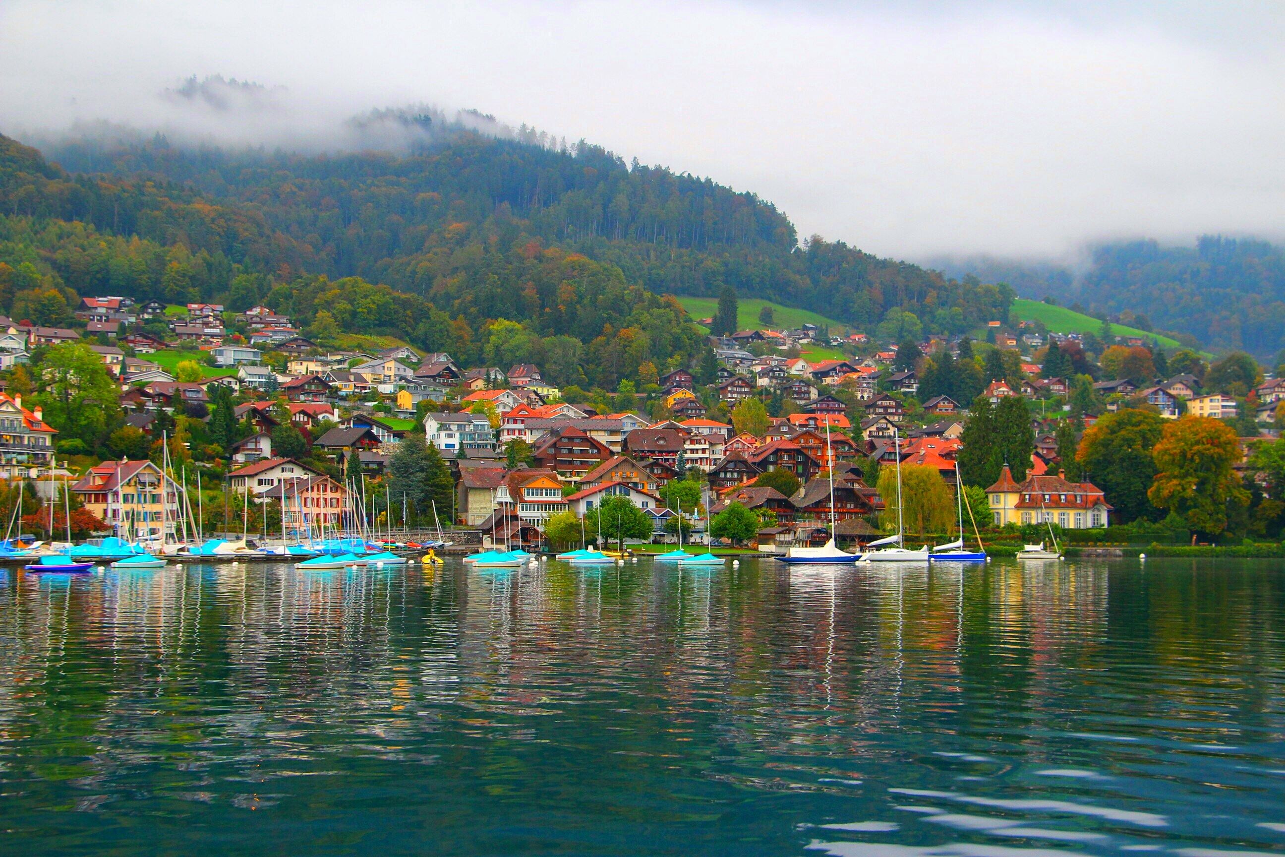 Visit Interlaken from Zurich and Cruise in Lake Thun / Brienz 