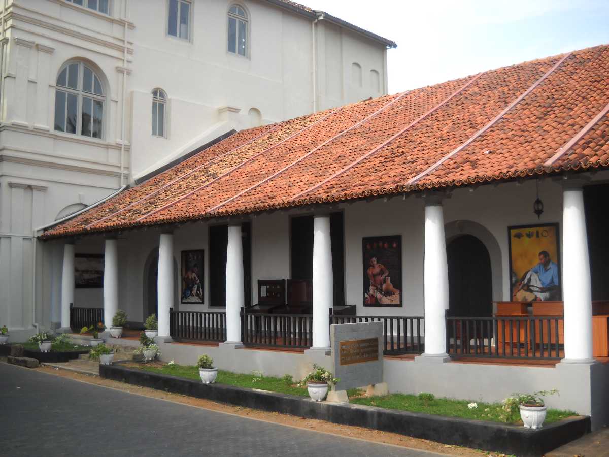 Transfer with Galle Fort, Dutch Museum and Galle City Heritage Tour