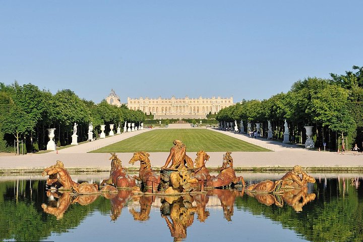 Versailles Palace Skip the Line Audio Guided Tour & Access to Queen's Hamlet - Palace of Versailles Skip the Line Audio Guided Tour & Access to Queen's Hamlet 08:15