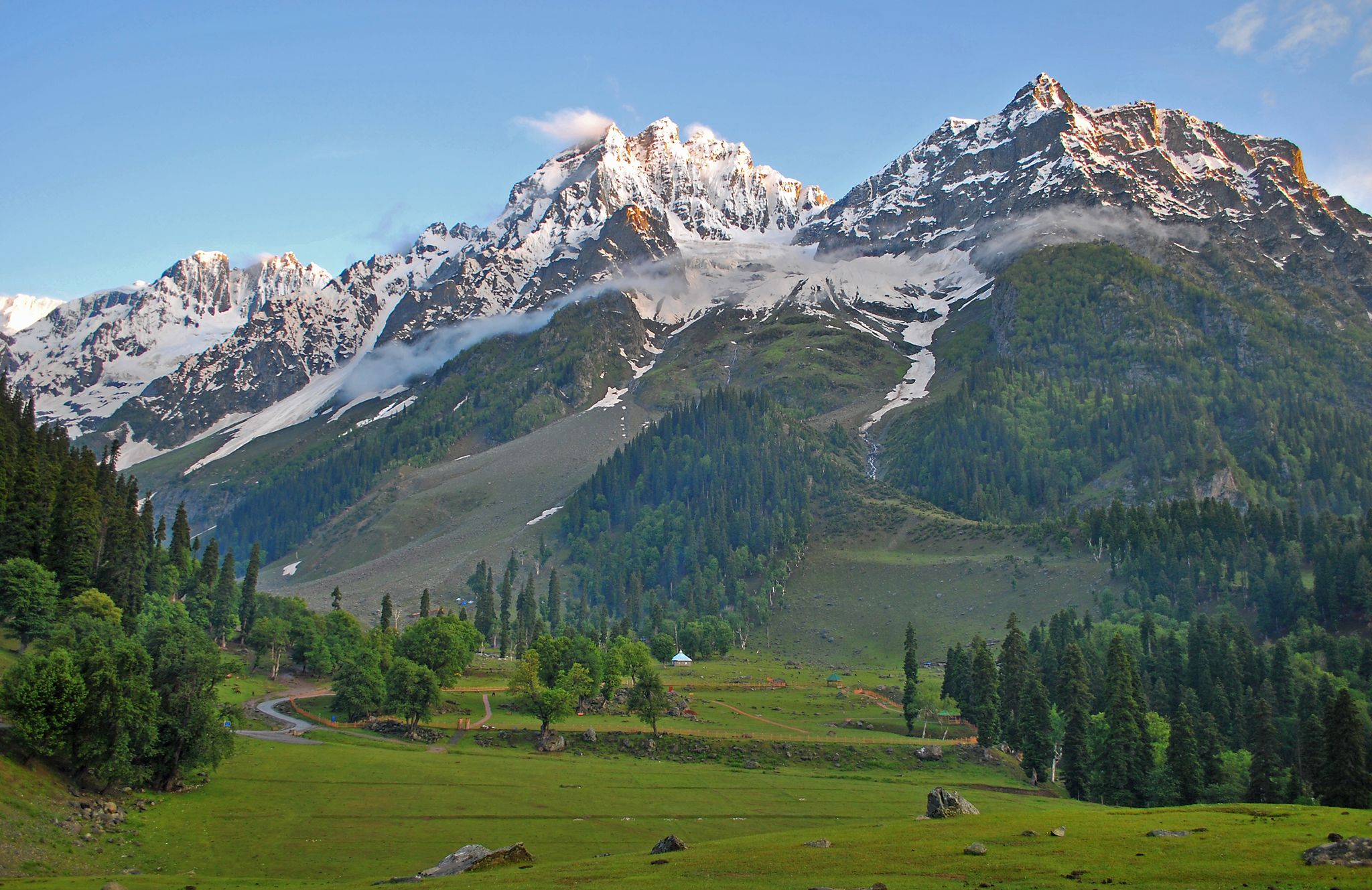 Srinagar to Pahalgam enroute Saffron Fields
