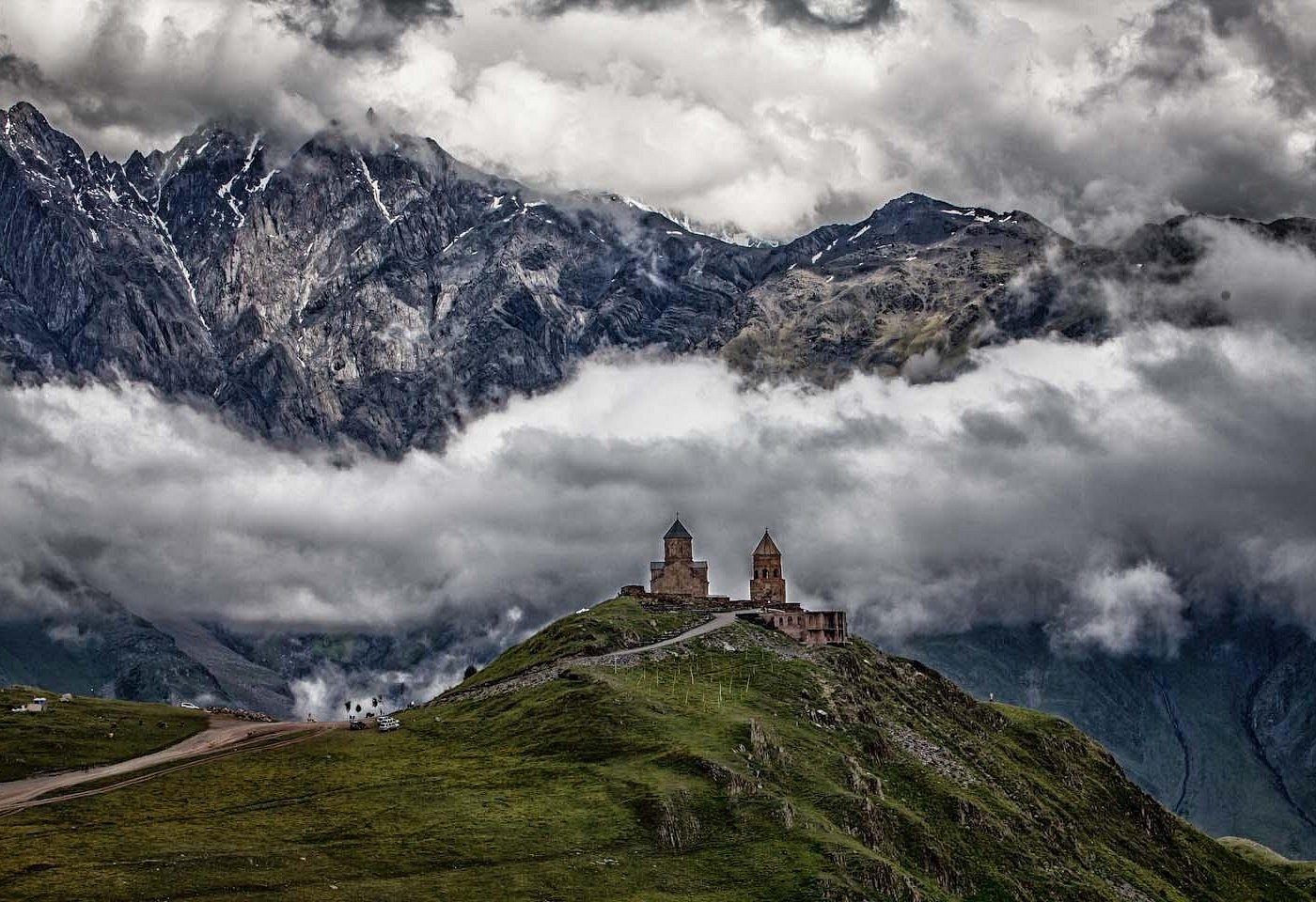 Full day tour to Ananuri and Gudauri including private transfers
