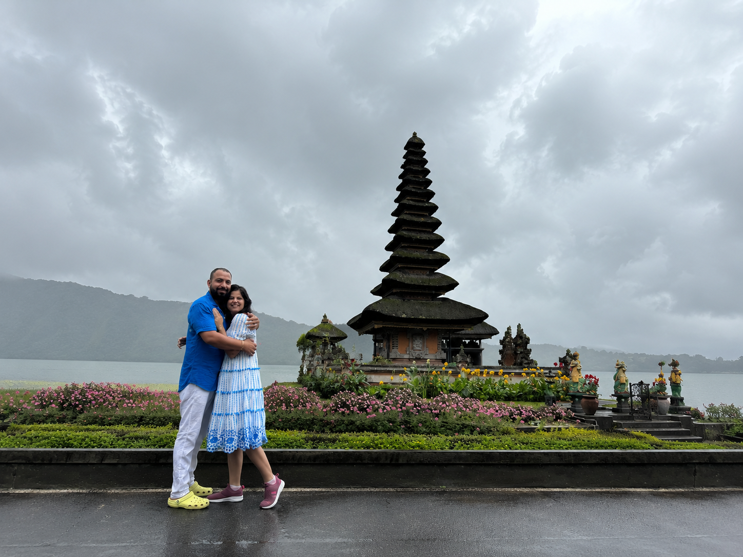 Handara Gate & Ulun Danu Temple with Complimentary Photo Shoot