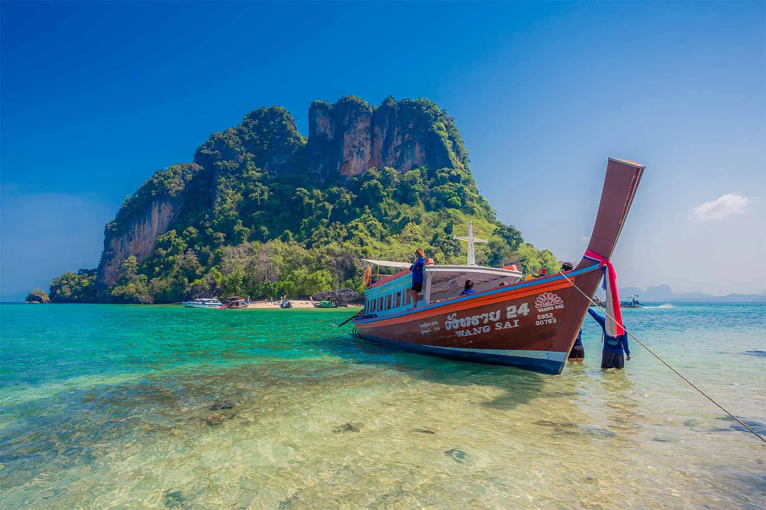 Krabi-Hong Island tour by Long tail boat with Lunch (Including Island Fee) (Boat SIC+PVT Land Transfer)
