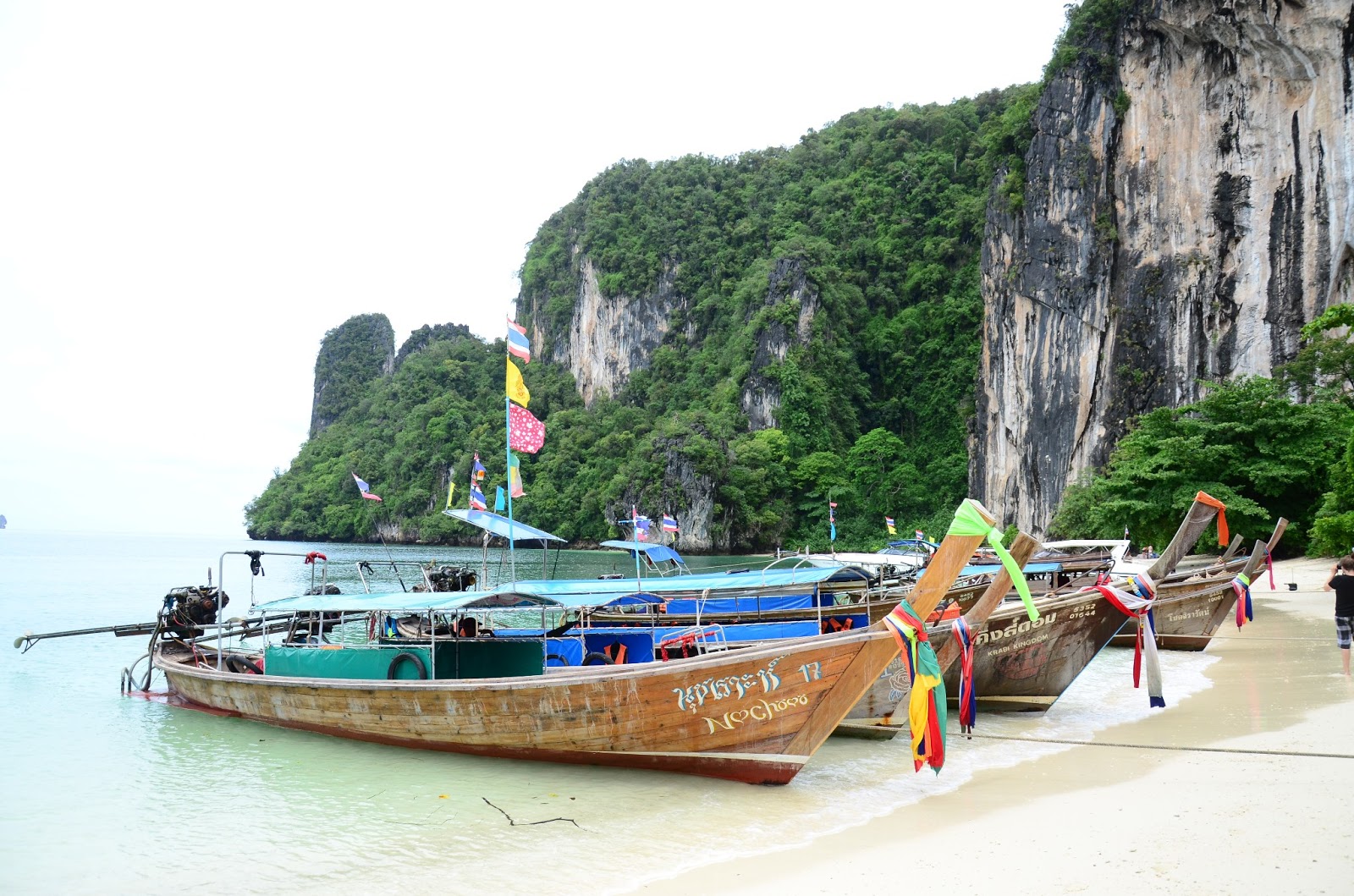 Krabi-Hong Island tour by Long tail boat, Sunset and BBQ Dinner (Excluding Island Fee - 300THB) (Shared Transfer by Song Taew / Tuk Tuk  )