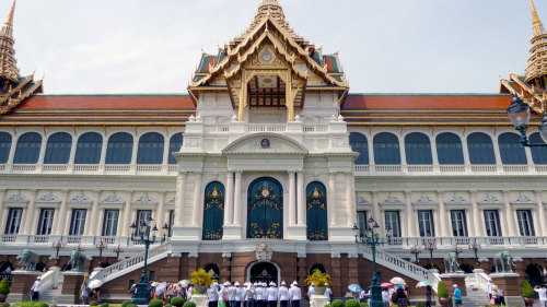 Exciting trip to Grand Palace and Emerald Buddha Temple + Golden Buddha Temple