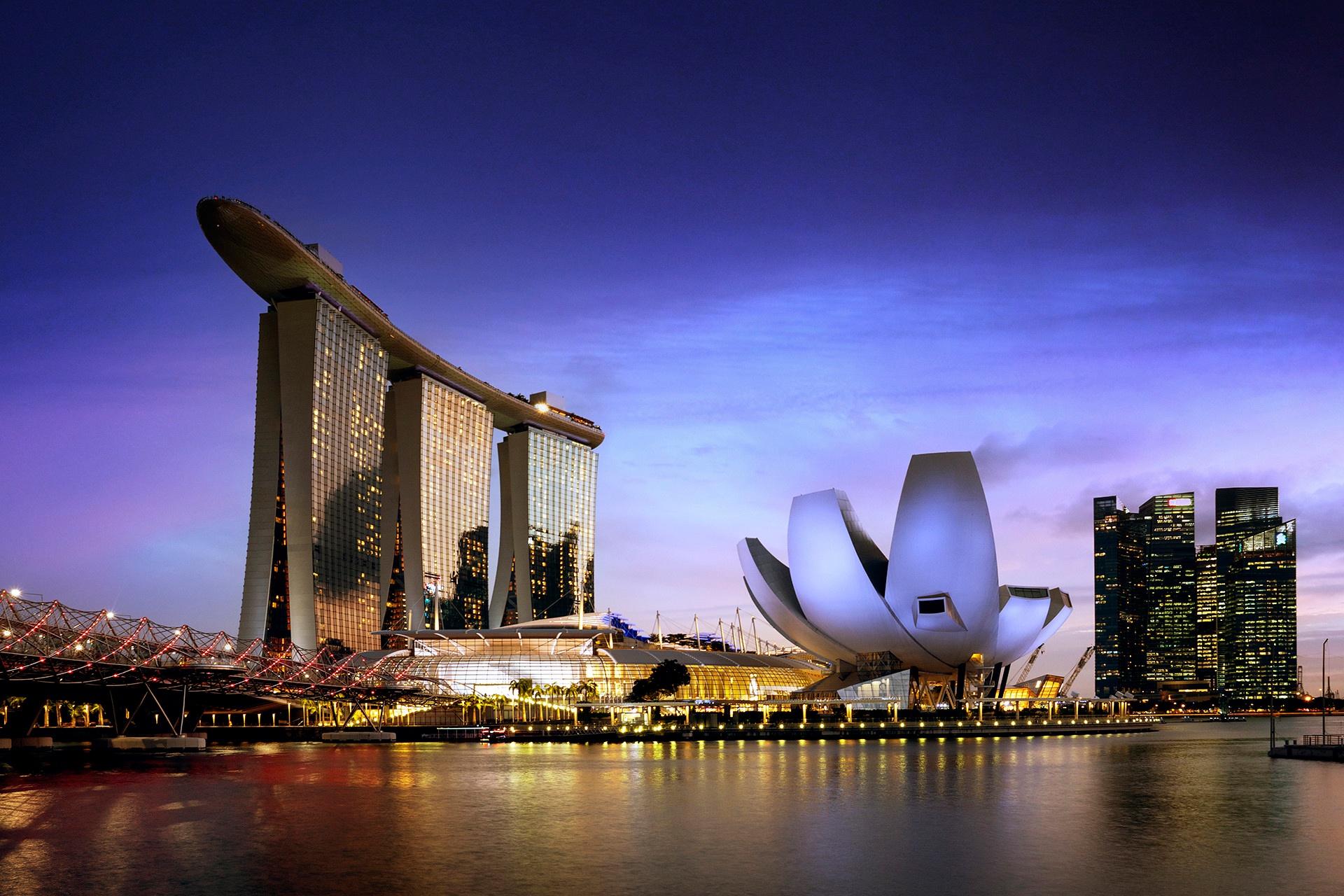 Marina Bay Sands & Gardens by the Bay Tour with shared transfers