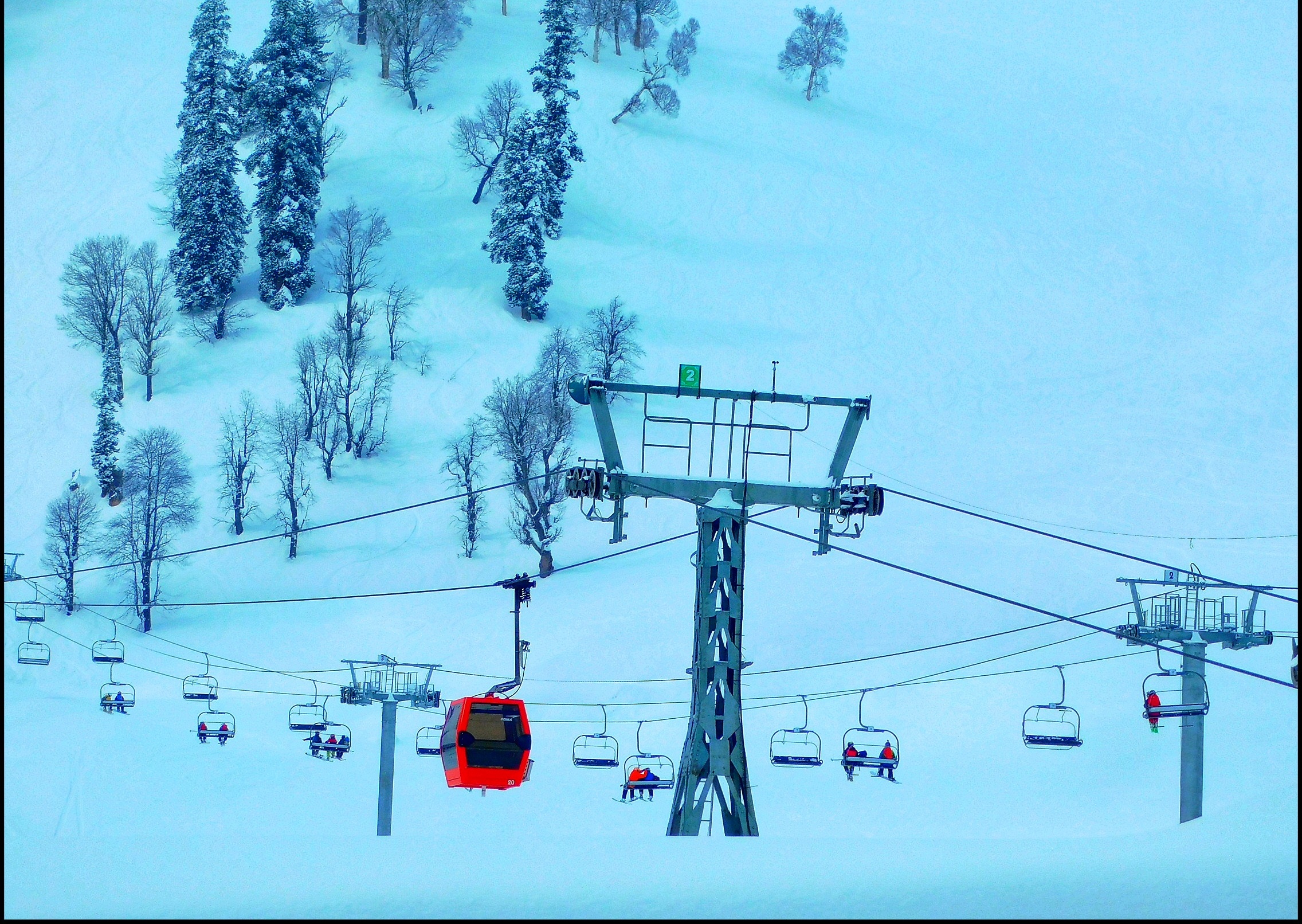 Day Trip to Gulmarg enroute Tangmarg town and Gondola cable car