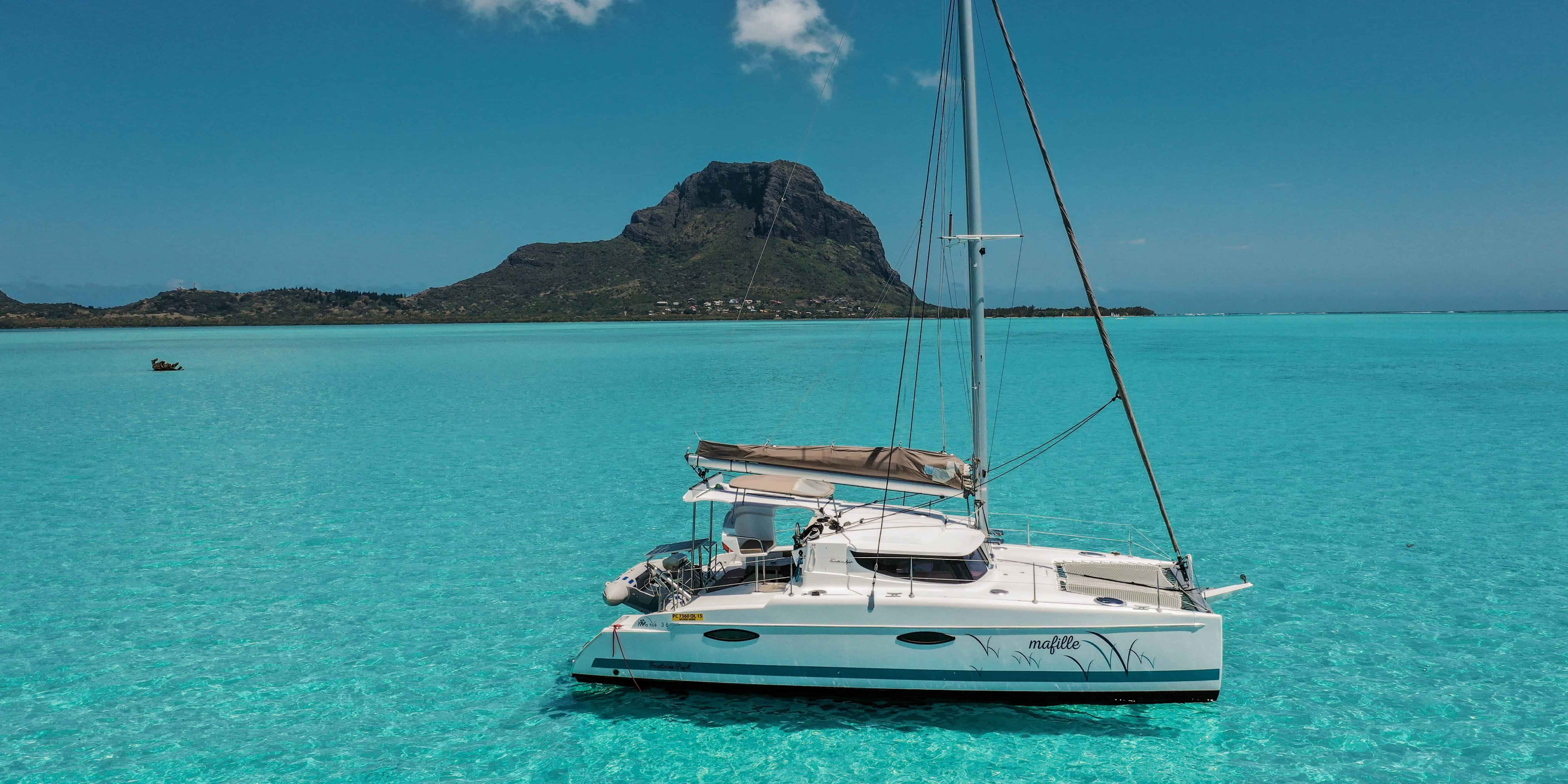 Catamaran full day with Pickup from North, South & West Part of the Island