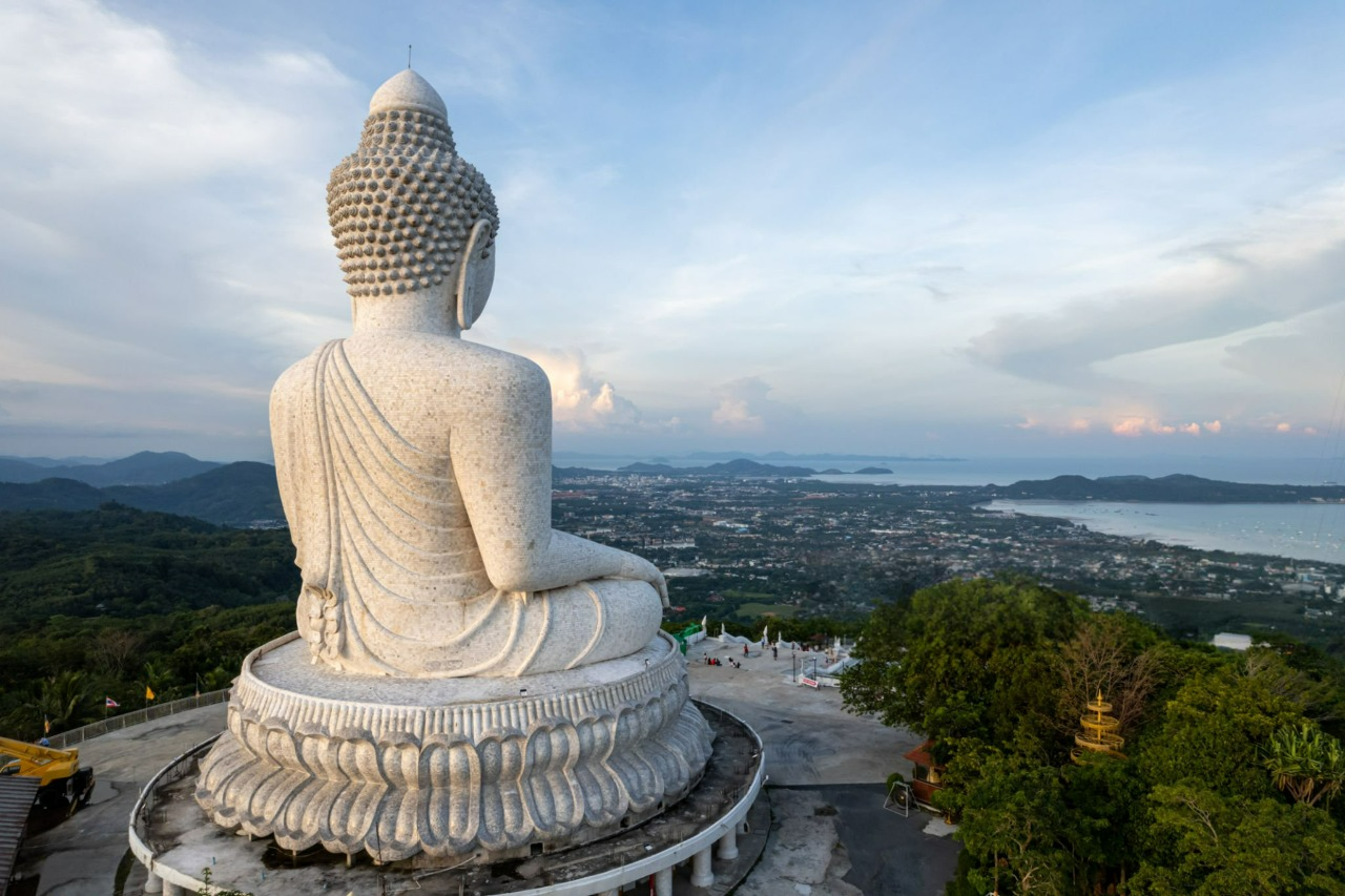 Phuket-Combo 7 - Rock Beach Swing, Phuket City Tour,Big Buddha, Old Town with Shared Transfers