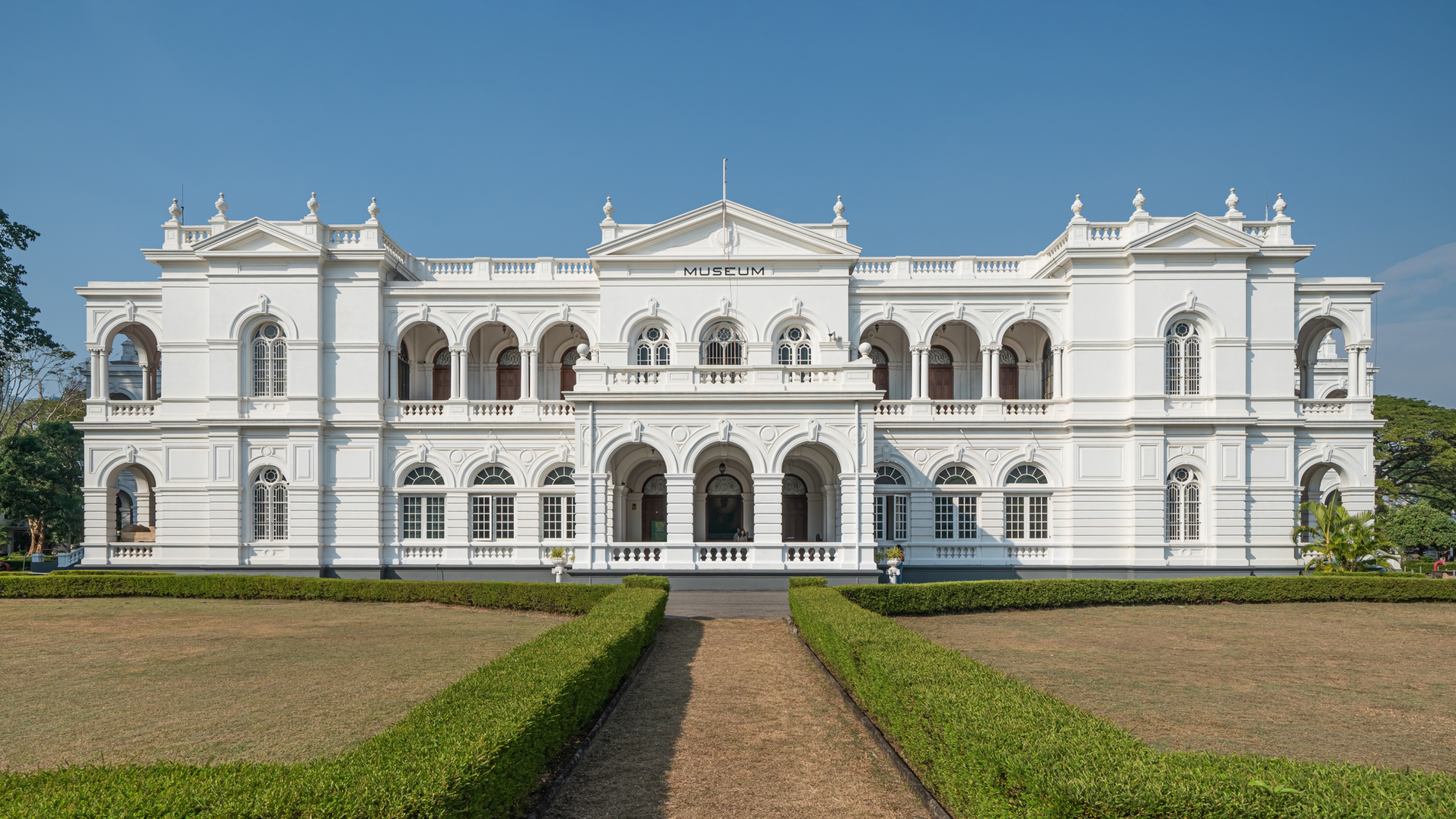 Colombo city tour - Galle Face Green, Viharamahadevi Park, National Museum,Panchamuga Anjaneyar Temple , Jami Ul alfah mosque, Old Parliament Building, Fort District, Independence Hall at Independence Square