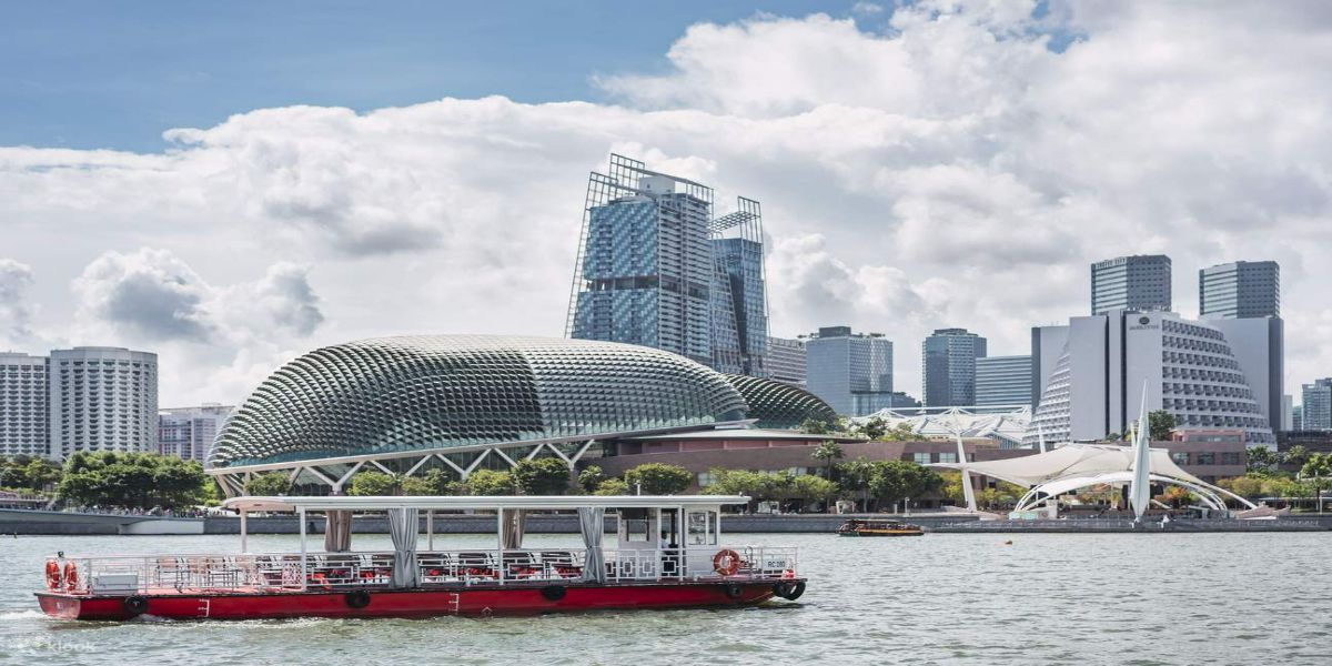 River Wonders with ARQ Boat Ride and Night Safari with tram on shared Basis