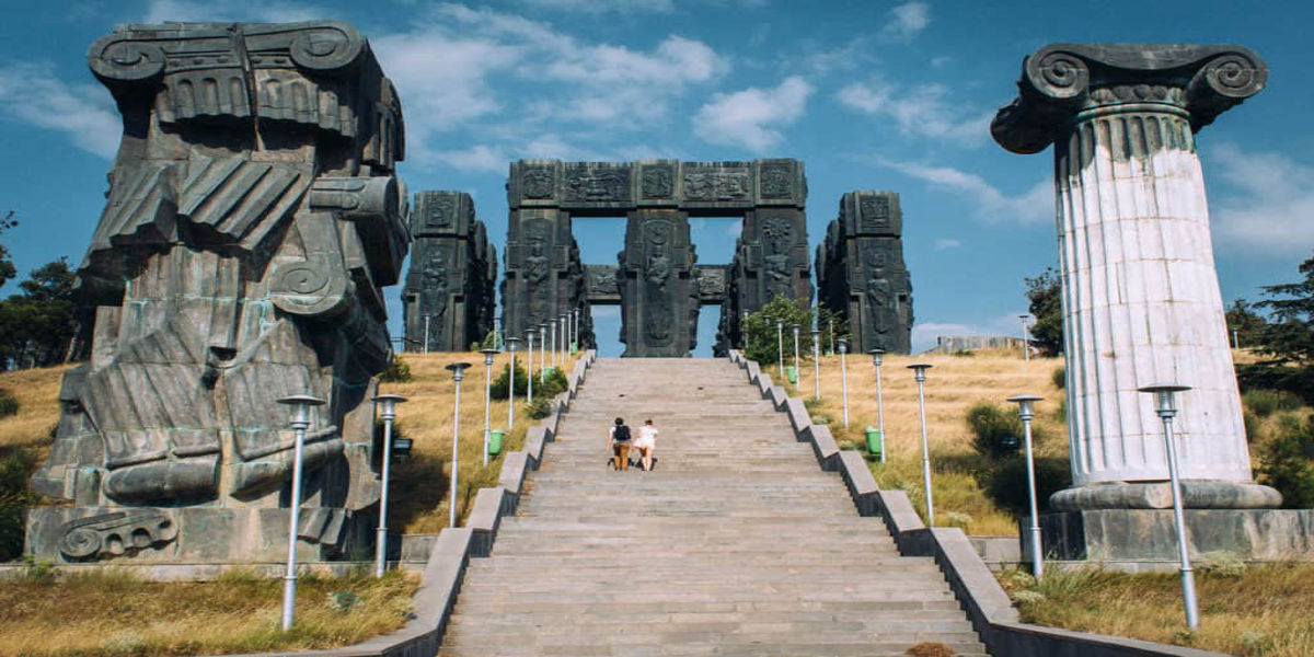 Half day tour to Chronicles of Georgia including private transfers