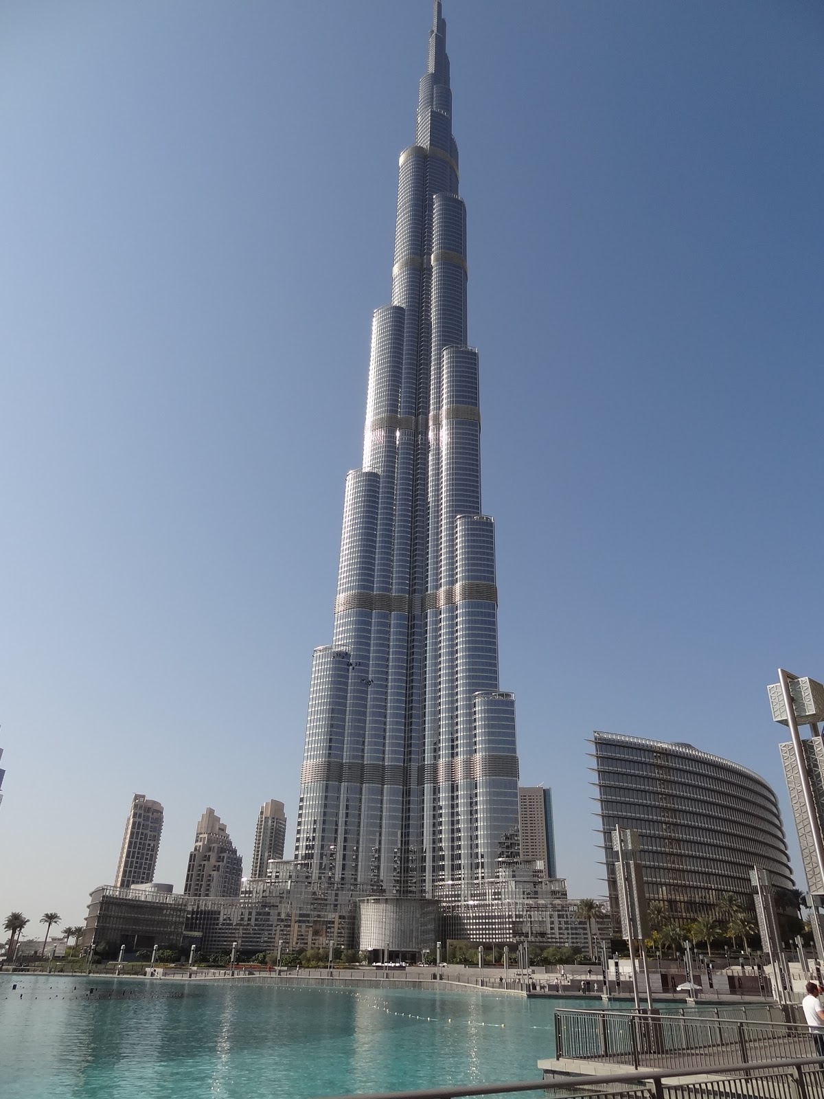 Half Day Dubai City Tour & Explore Dubai Mall – Attractions Include the Dubai Aquarium, Burj Khalifa (Non-prime Hours), Dubai Fountain Show & Underwater Zoo + Monorail