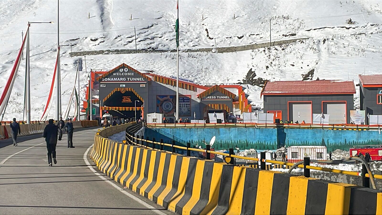Srinagar to Sonmarg via Z Morh Tunnel