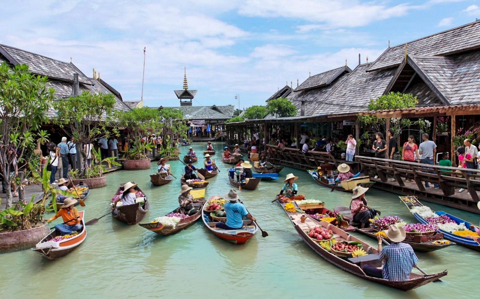 Pattaya - Floating Market and Rowing Boat for 20 Min with Private Transfers - Enroute