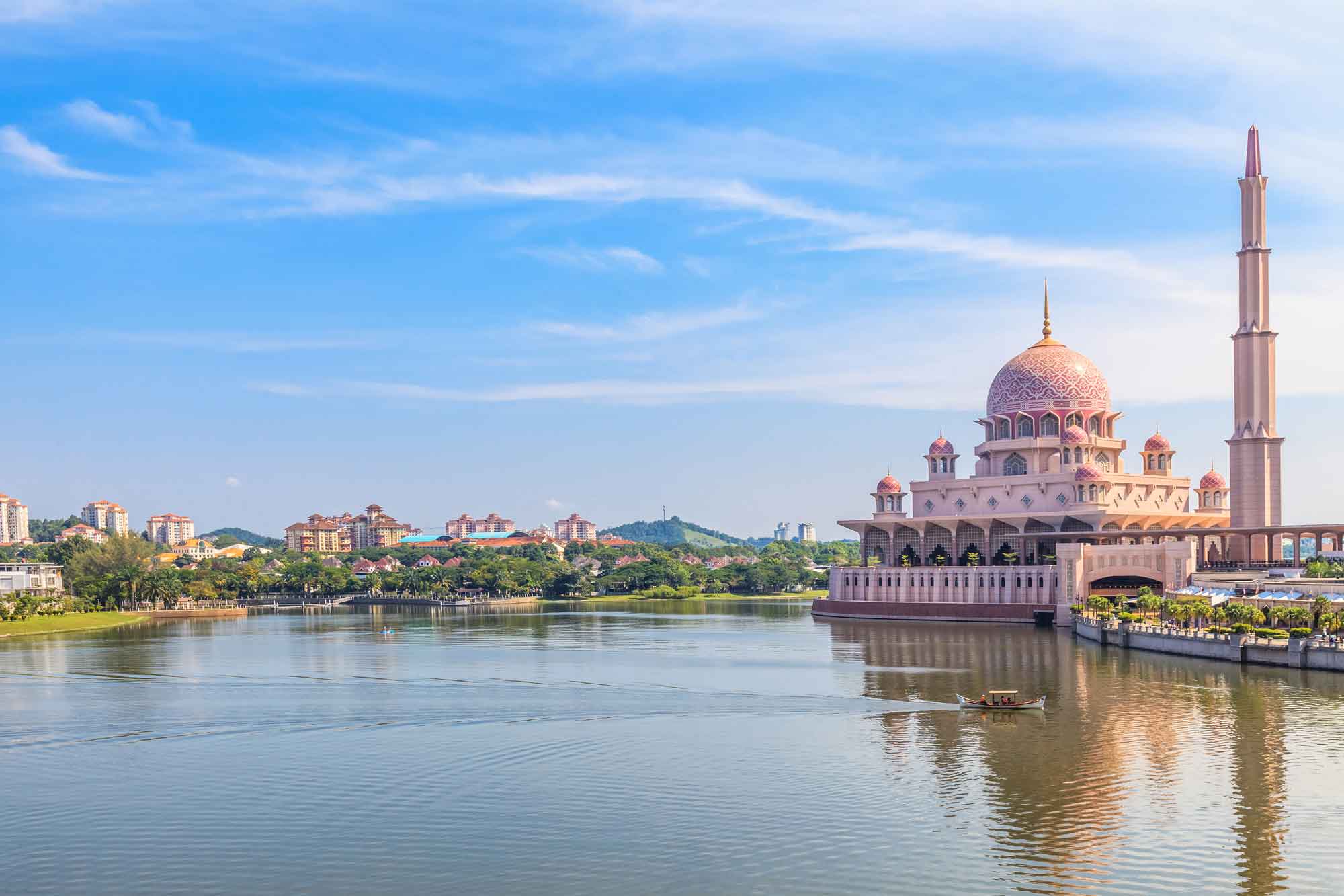 Half Day Putrajaya Tour With 30 Mins Boat Ride With Private Transfers
