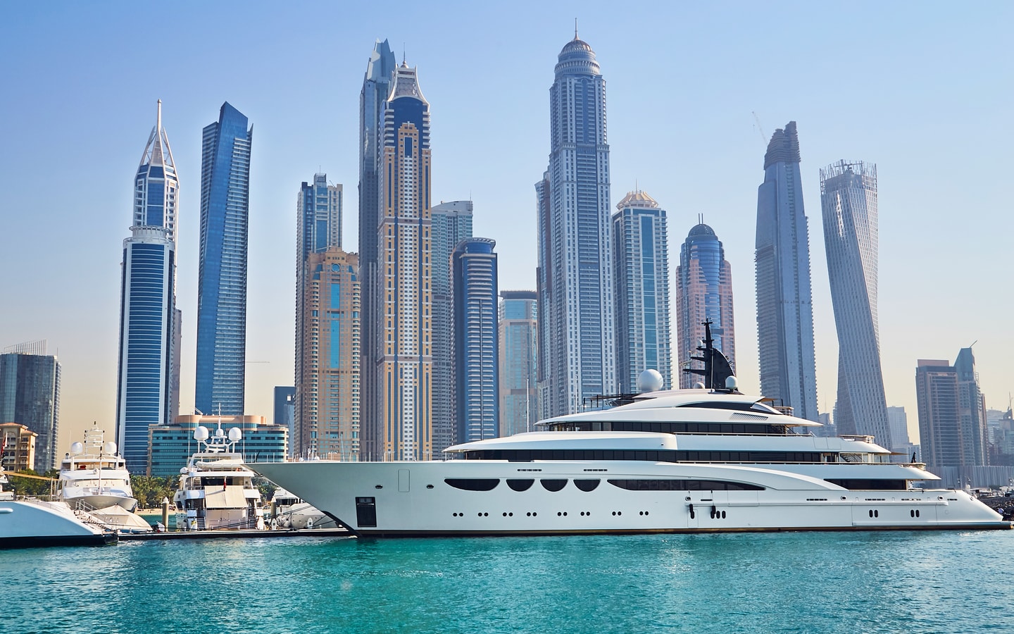 Deluxe Marina Cruise with Shared Transfers