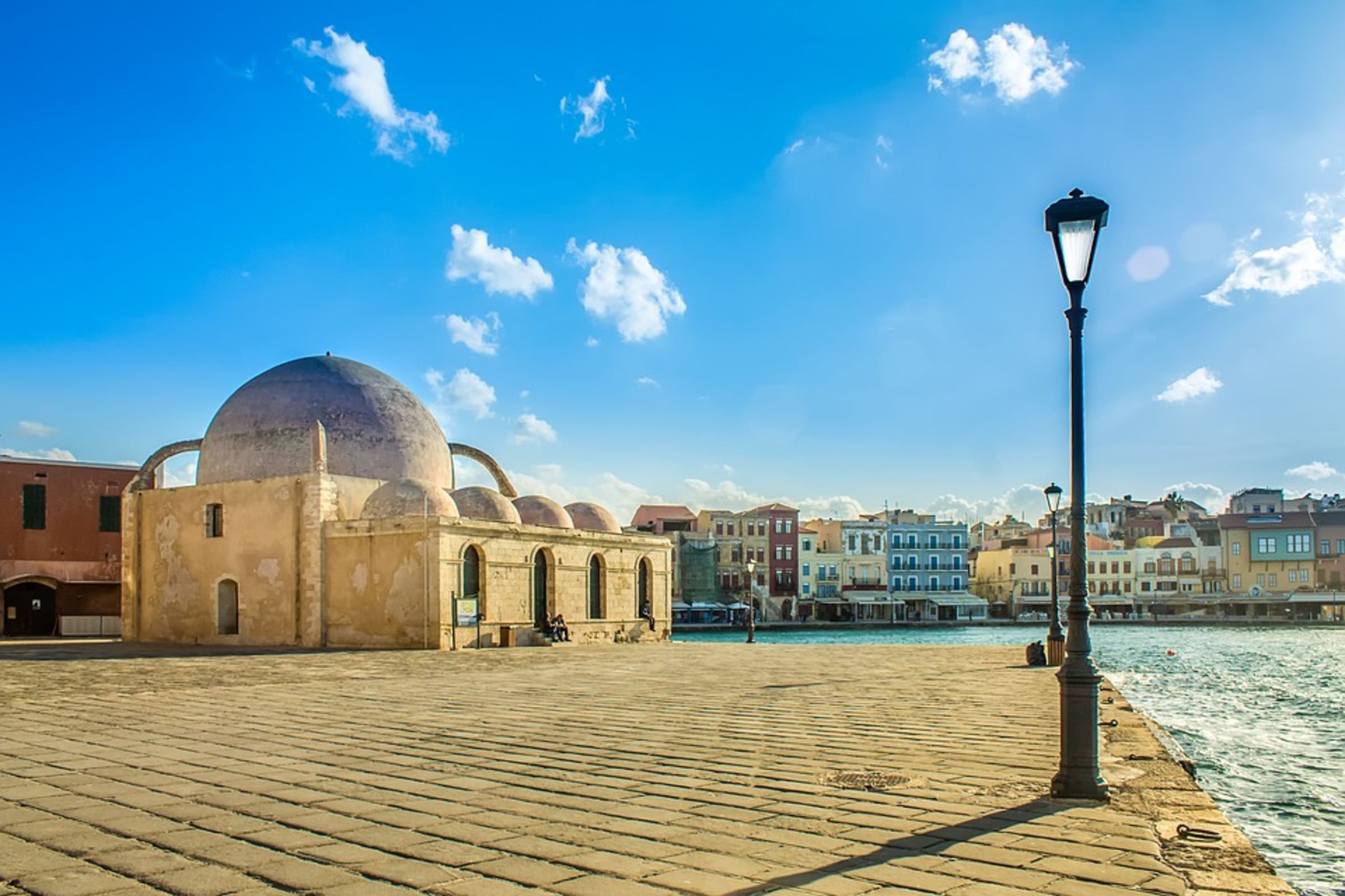 A fun family itinerary to explore Greece in 8 days