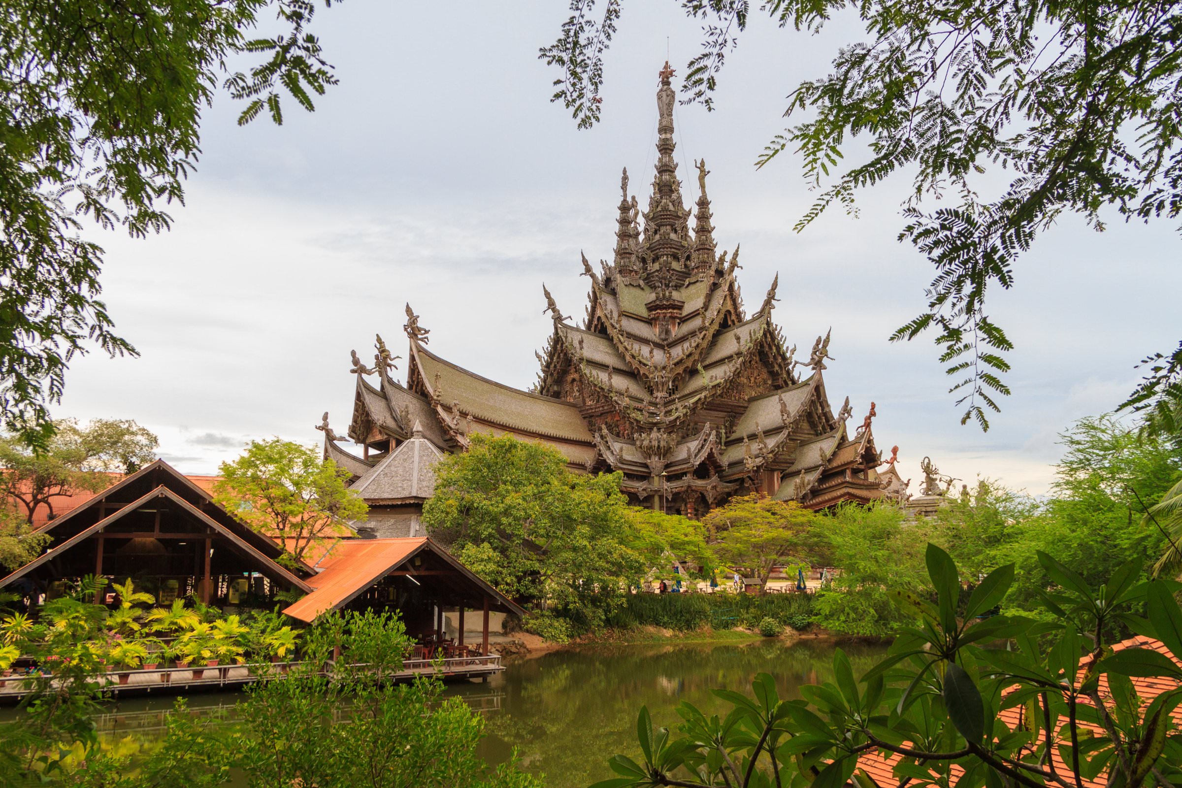 Explore the beauty of  Thailand for 7 nights at moderate rates