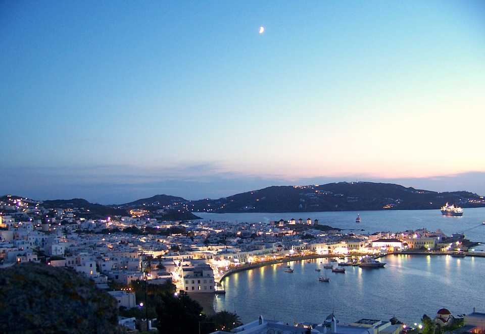 The 8 day Greece honeymoon itinerary for romantics