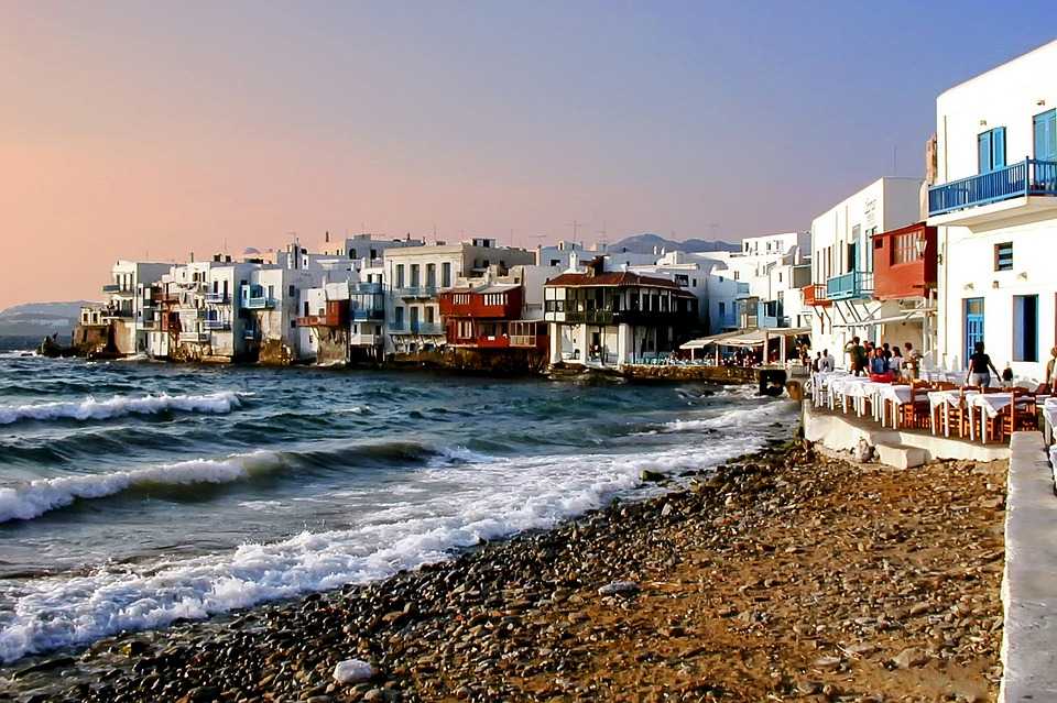A 2 Nights Athens and 2 Nights Mykonos Holiday Package from UAE