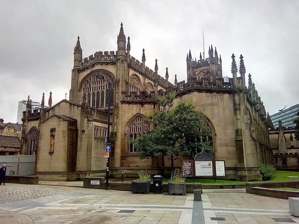 An ideal 6 night England itinerary for a Honeymoon getaway