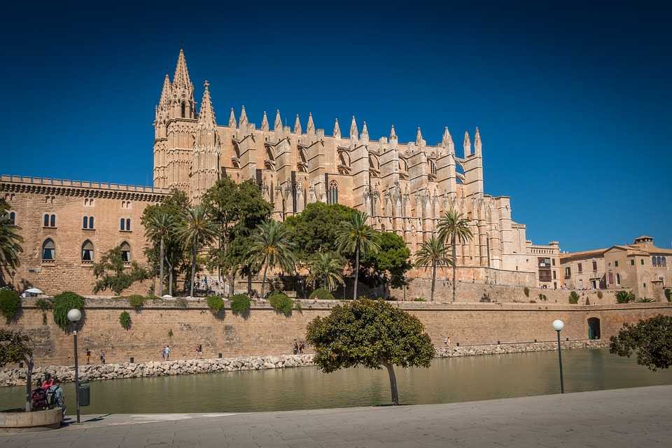 An ideal 13 day Spain itinerary for a family getaway