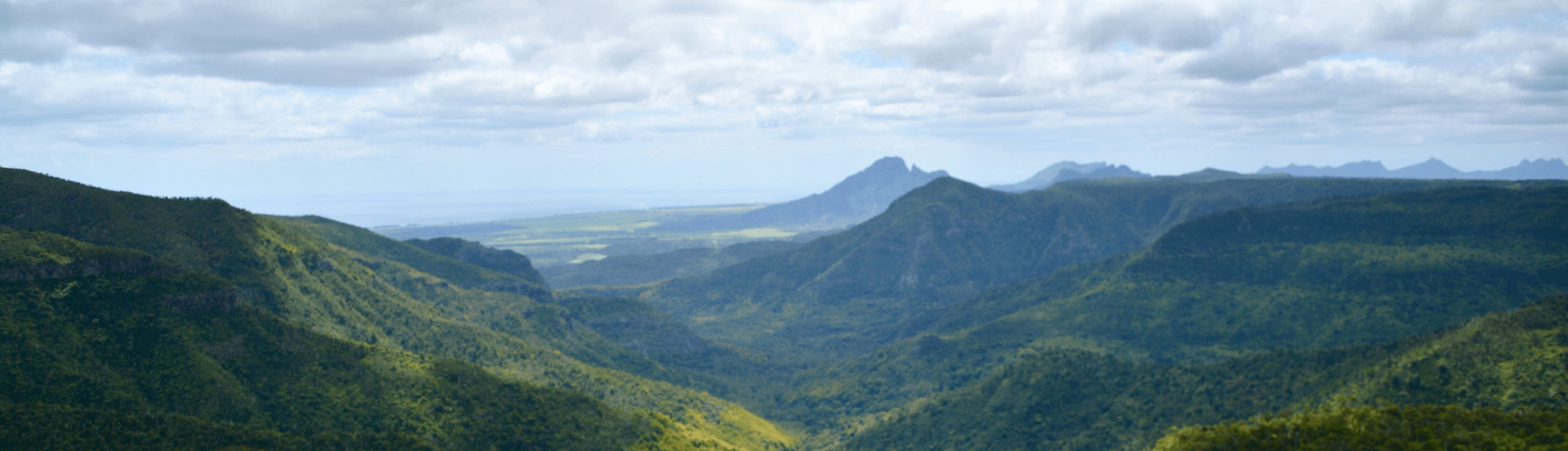 pyt-bannerby.cloudfront.net/packages/banners/b598b2cd-436b-473b-b064-2a441b09c0af_mauritius.mp4